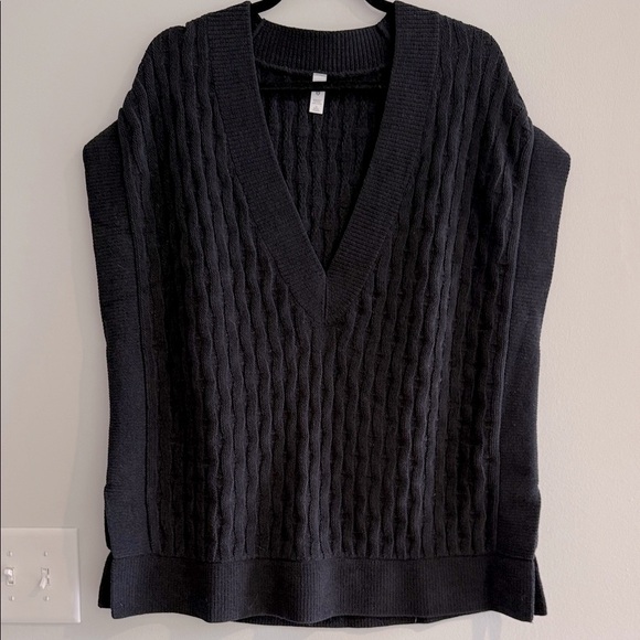Lululemon Black V-Neck Thick Soft Cable Knit Sweater Vest Oversized M - Picture 1 of 8